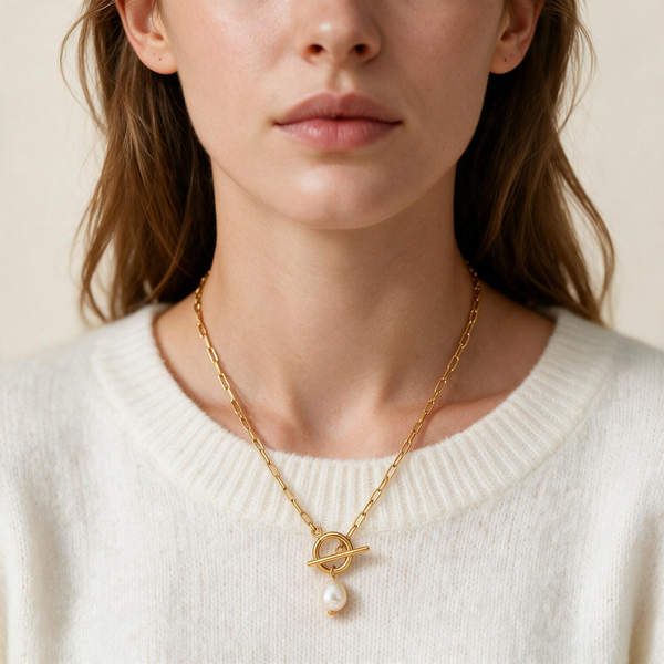 Minimal Pearl Drop Necklace